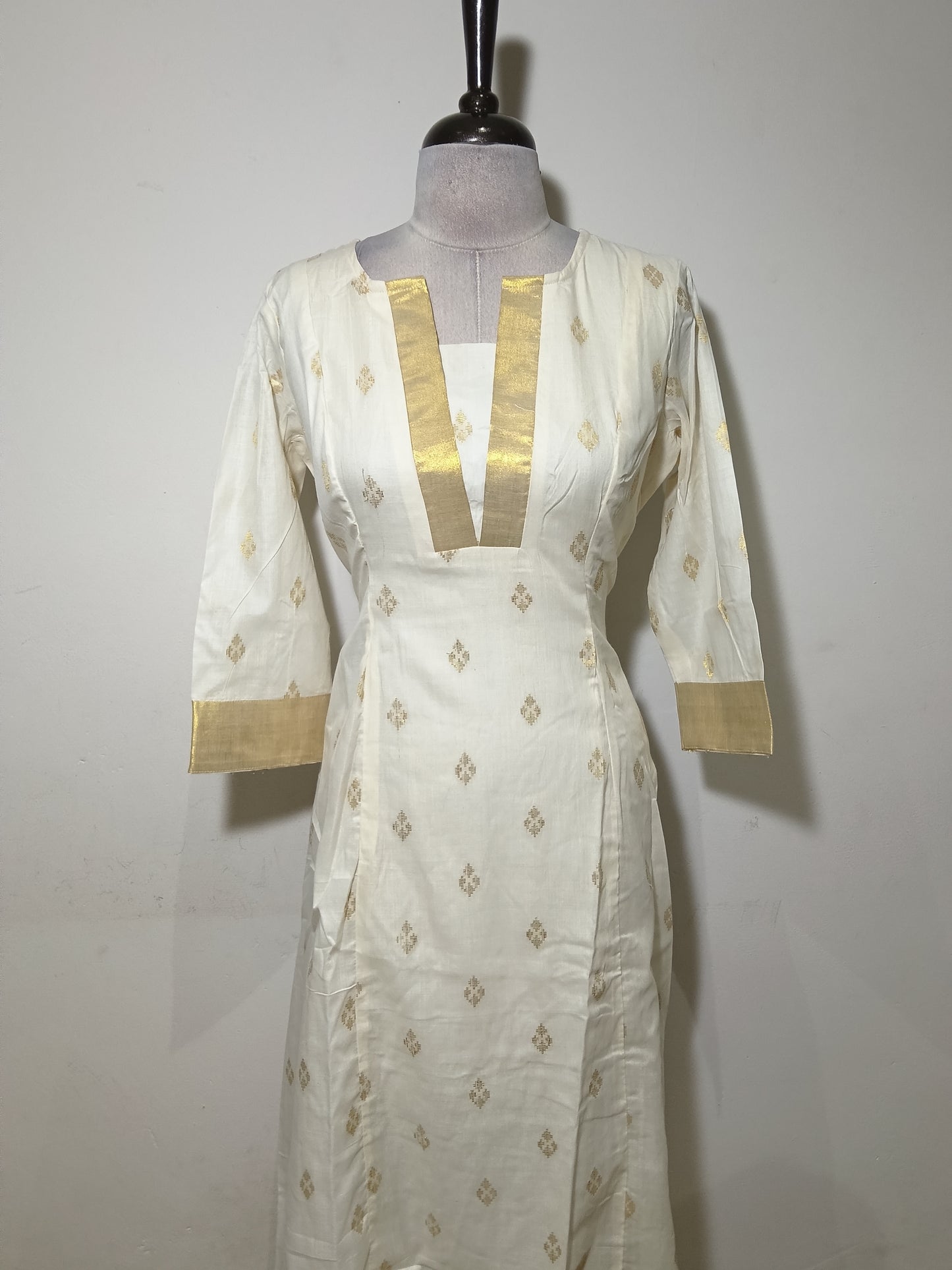 OFFER SALES TOPS  -  IHA 34756