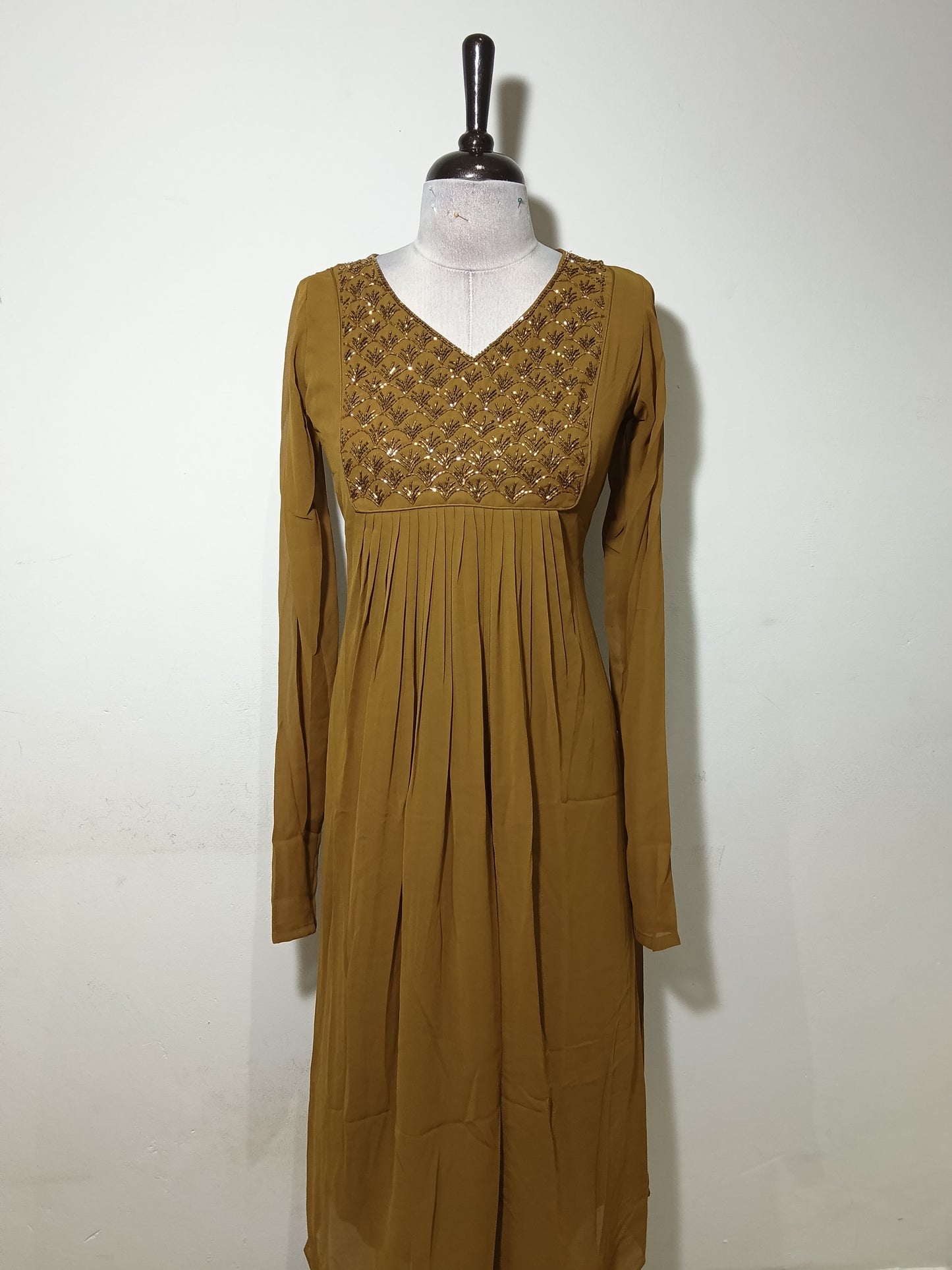 OFFER SALES TOPS  -  IHA 34756