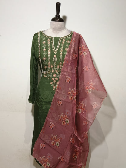 OFFER SALES READY TO WEAR SETS  -  IHA 35622