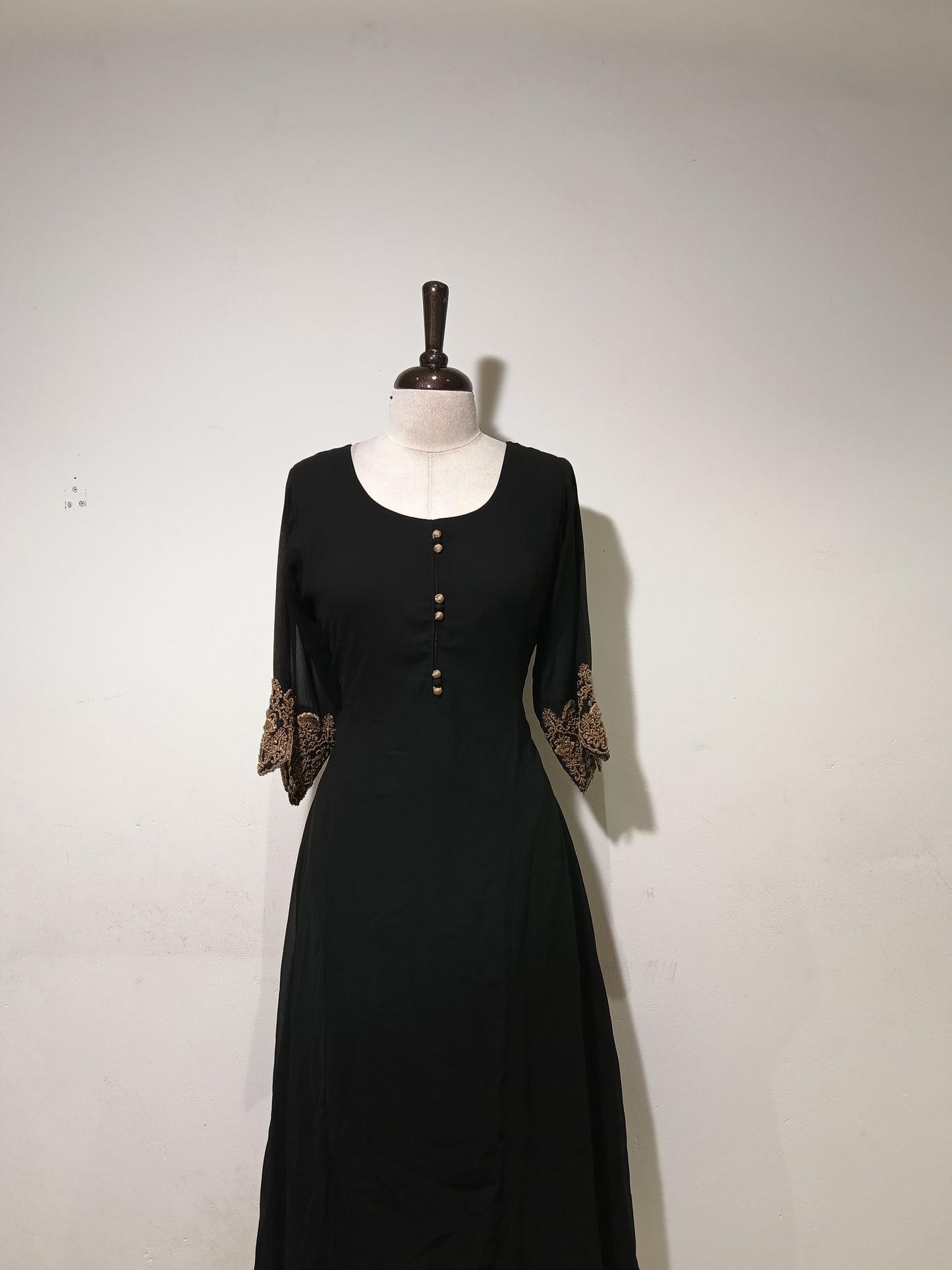 OFFER SALES TOP'S-  IHA 34811