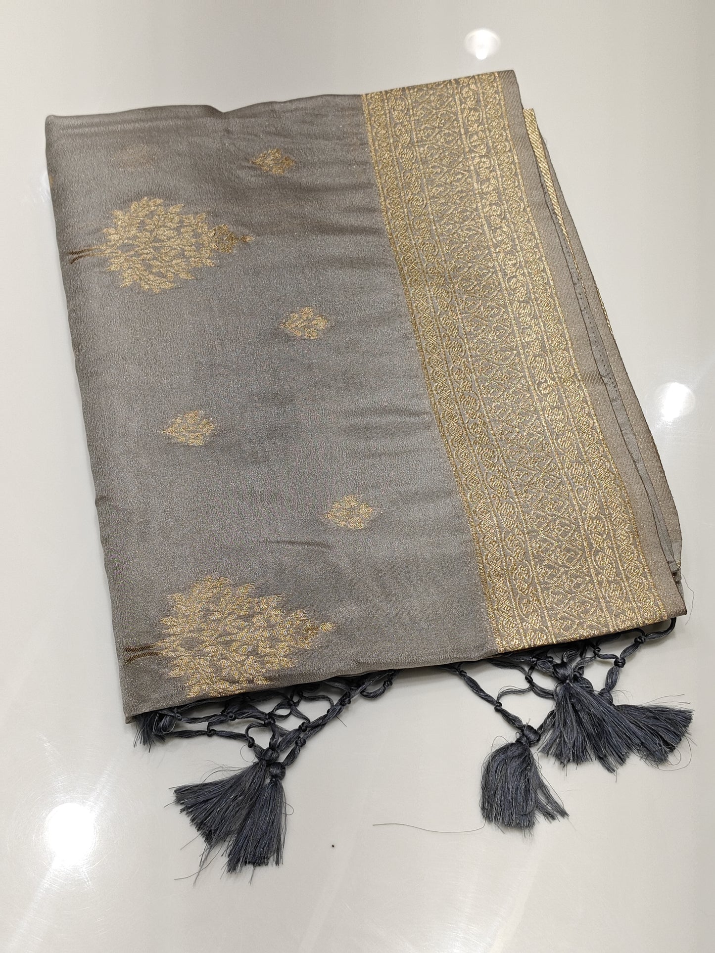 OFFER SALES SAREES - IHA 27529