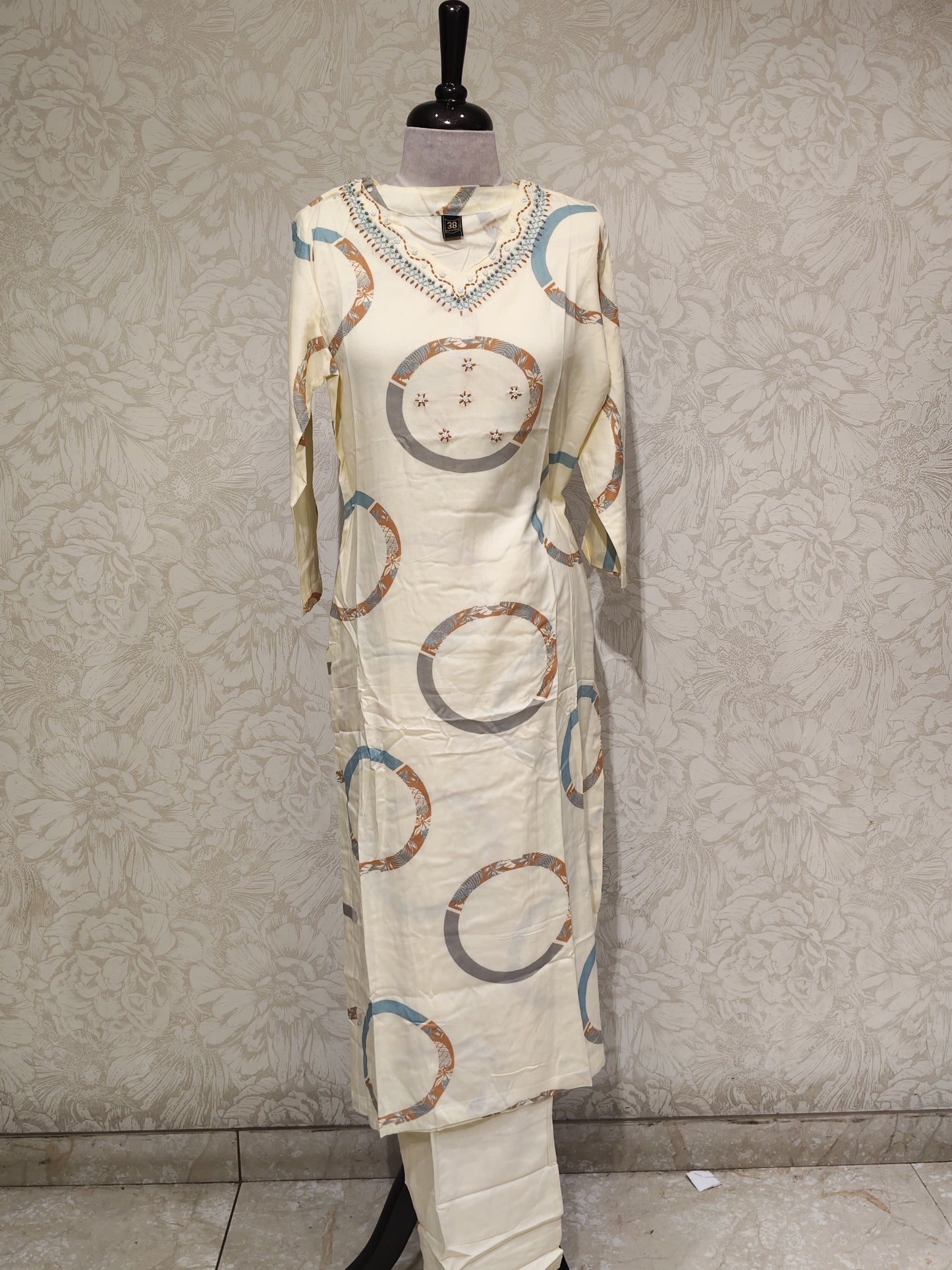 OFFER SALES TOP AND BOTTOM COLLECTIONS - IHA 27223