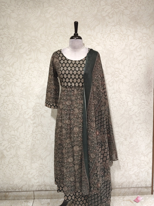OFFER SALES TOP AND BOTTOM - IHA 27524