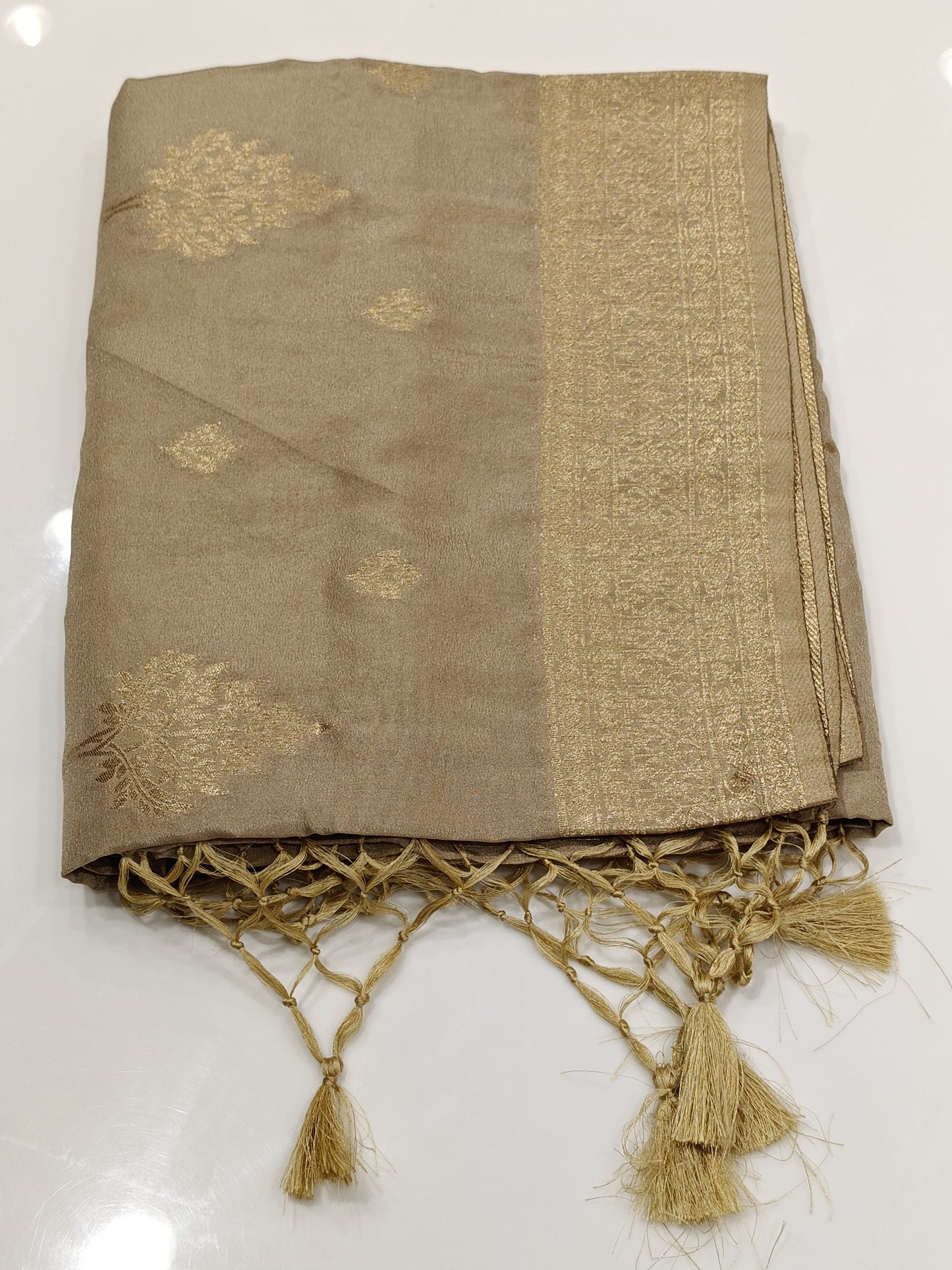 OFFER SALES SAREES - IHA 27529